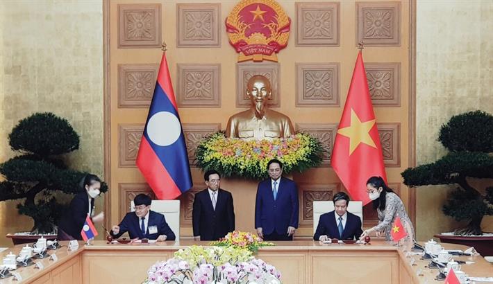 Việt Nam hợp tác với Lào về giáo dịch 2022