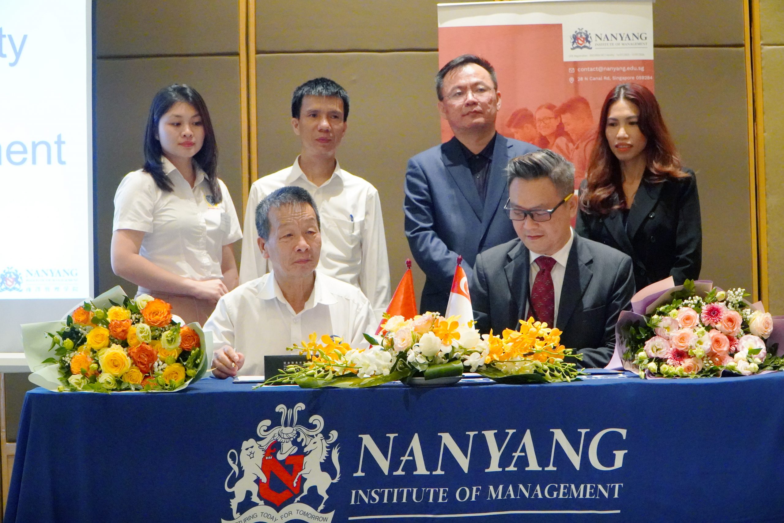 Top 10 web cờ bạc, sòng bài casino online uy tín nhất 2023
 ký kết hợp tác với học viện Quản lý Nanyang (Singapore)